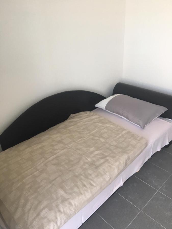 Tocc Apartman Gyal Exterior photo