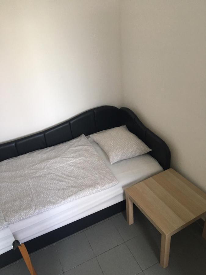 Tocc Apartman Gyal Exterior photo