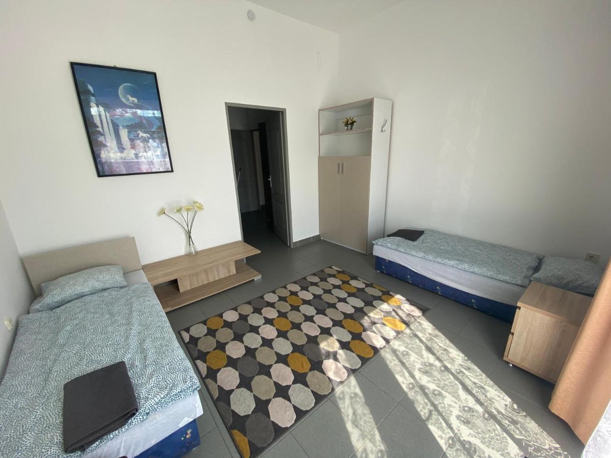 Tocc Apartman Gyal Exterior photo
