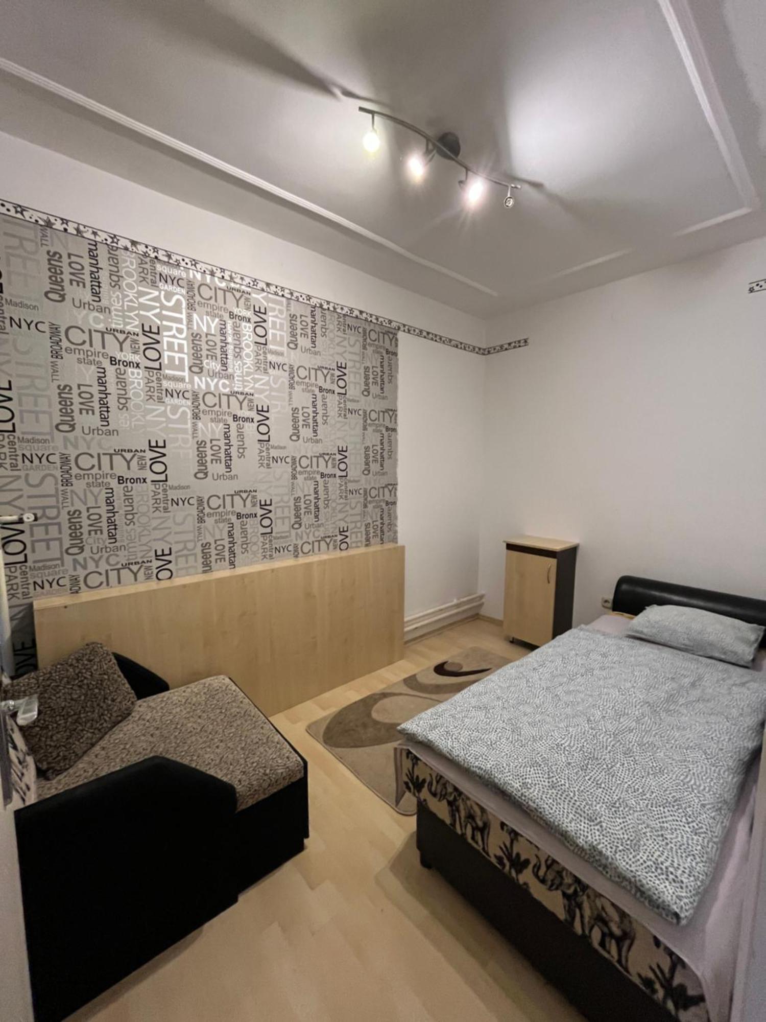 Tocc Apartman Gyal Exterior photo